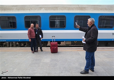 مسافران نوروزی در ایستگاه راه آهن قم