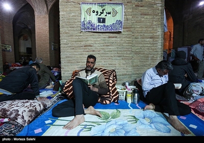 مراسم معنوی اعتکاف در مسجد جامع اصفهان 