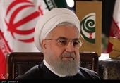 رئیس جمهور از مناطق سیلزده ایلام در بخش ماژین بازدید میکند