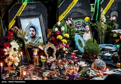 لحظه تحویل سال در گلزار شهدای اهواز