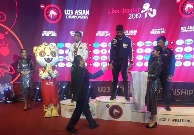 کشتی آزاد زیر 23 سال آسیا|یک طلا و یک برنز برای ایران در روز نخست رقابت‌ها