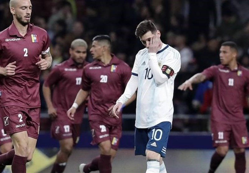 فوتبال جهان| شکست سنگین آرژانتین مقابل ونزوئلا در شب بازگشت لیونل مسی