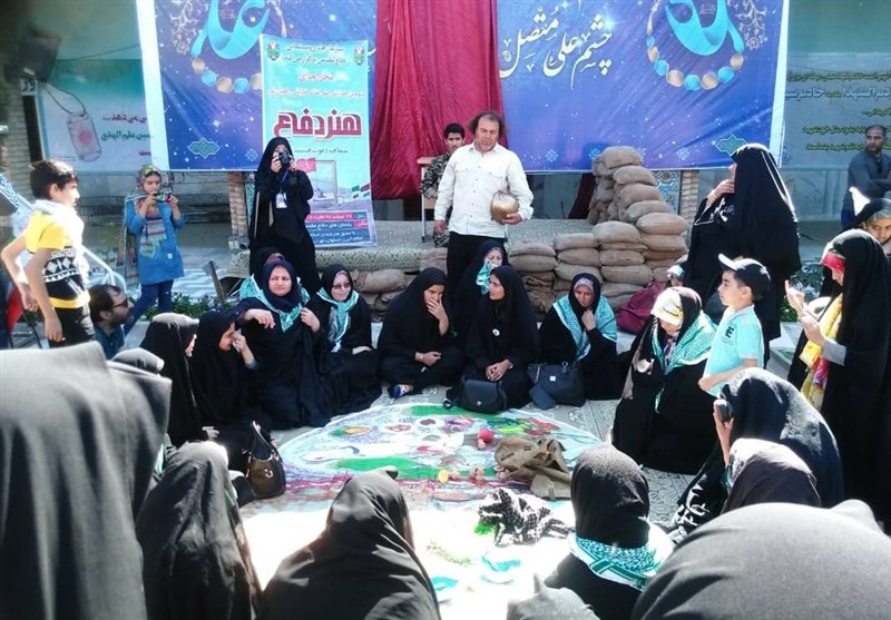 خوزستان| نمایش خیابانی «هفت سین» در گلزار شهدای هویزه برگزار شد