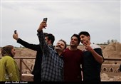 کرمان| بازدید مسافران نوروزی از ارگ تاریخی بم به روایت تصویر