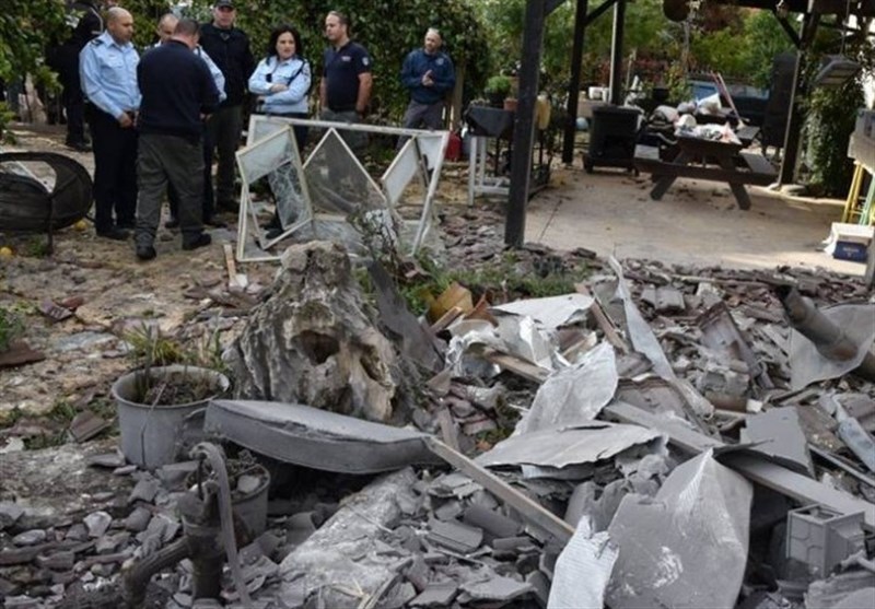 إصابة 7&quot;إسرائیلیین&quot; بعد سقوط صاروخ على تل أبیب