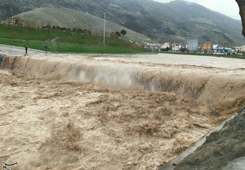 آخرین اخبار از سیل شهرستان کوهرنگ; سیلاب روستای غلام آباد تنگ گزی مهار شد