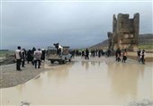 بالصور..&quot;تخت جمشید&quot; فی محافظة فارس بعد انحسار السیول