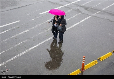 بارش باران و آبگرفتگی معابر در سنندج