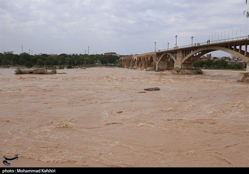 تازه‌ترین اخبار بارندگی ایران|تداوم بحران در لرستان، کهگیلویه و بویراحمد‌‌ و شیراز / اعلام آمار جانباختگان سیل دو روز اخیر‌/ واژگونی یک قایق در گمیشان با 25 سرنشین ‌+ تصاویر اختصاصی