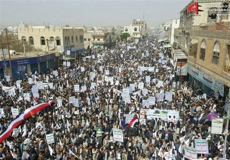 راهپیمایی گسترده یمنی‌ها در صعده برای تاکید بر مقاومت در پنجمین سال تجاوز