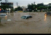 سیلاب شهر پلدختر را از دسترس خارج کرد؛ هیچ خبری از حال روز مردم نیست