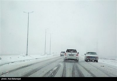 ایران کے شہر خرم آباد میں شدید برف باری