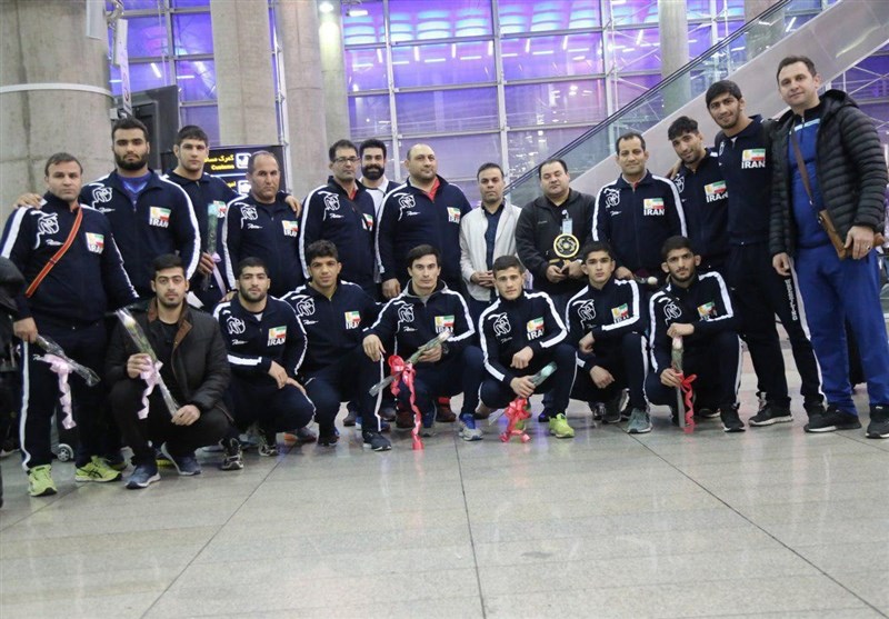 اعضای تیم کشتی آزاد زیر 23 سال ایران به کشور بازگشتند