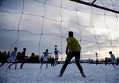 فوتبال جهان| روایت یوفا از فوتبال در برف و شب قطب شمال در مونچه‌گورسک + عکس