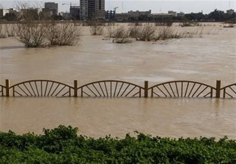 اقدامات ضربتی شهرداری اهواز برای  جلوگیری از پیشروی آب رودخانه به مسیر ساحلی شرقی