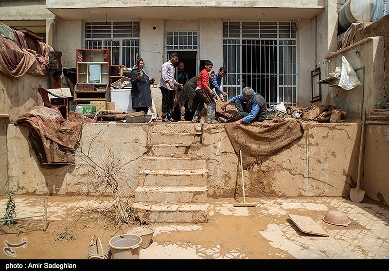 خیران شیراز 10 میلیارد ریال به سیل زدگان شهرک سعدی کمک کردند