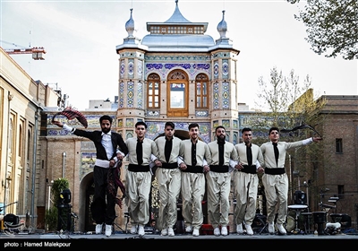 رقص محلی در میدان مشق تهران