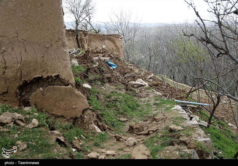 قطع گاز در یک شهر و 21 روستای شهرستان مینودشت به علت رانش زمین