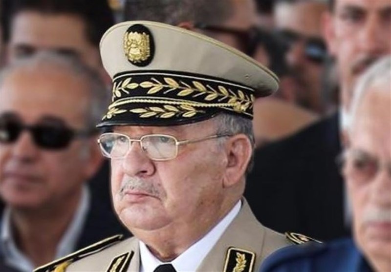 رئیس ستاد مشترک ارتش الجزایر : ارتش برای جلوگیری از افتادن کشور در دام خشونت تلاش می‌کند