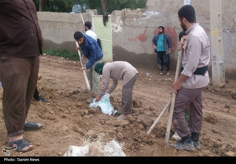 خوزستان| ترمیم و احداث سیل‌بندها در سوسنگرد؛ نیروهای جهادی و راهیان نور پای کار هستند