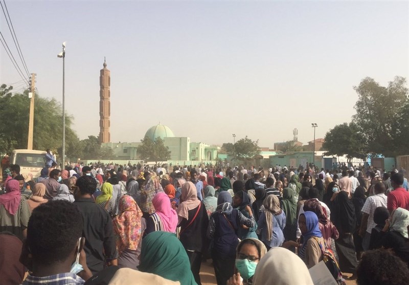 ادامه تظاهرات مردم سودان/ افزایش آمار تلفات به پنج کشته و 25 زخمی