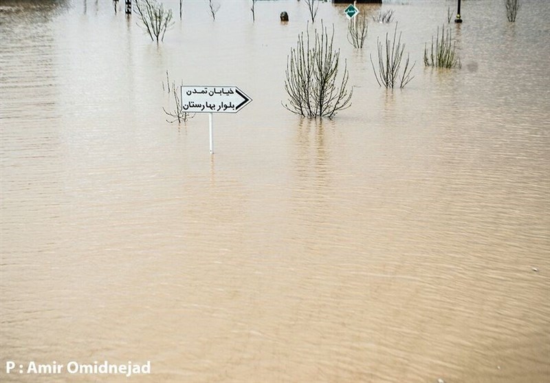 همدان|بارش‌ شدید باران و طغیان رودخانه خط انتقال آب در روستای &quot;علمدارسفلی&quot; ملایر را تخریب کرد