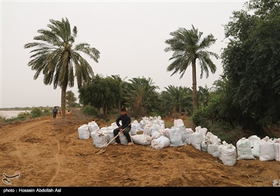 Karun River in Southwest Iran Floods, Causes Evacuation