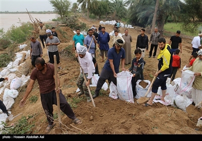 Karun River in Southwest Iran Floods, Causes Evacuation