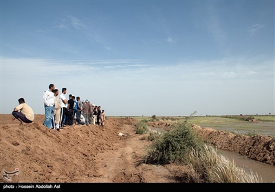 Karun River in Southwest Iran Floods, Causes Evacuation