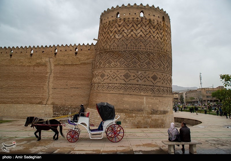 بازدید گردشگران نوروزی از اماکن دیدنی شیراز