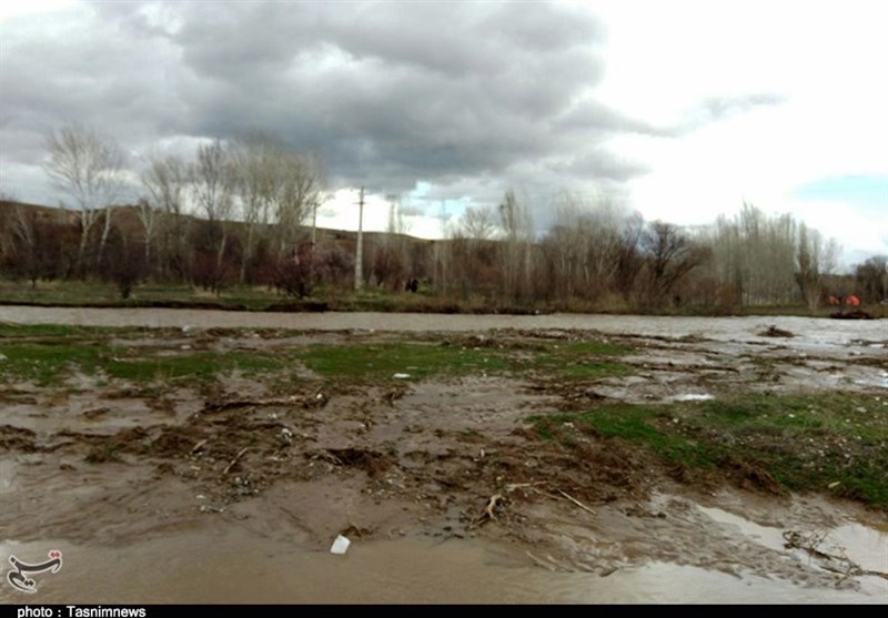 آب‌گذری و هدایت ایمن سیلاب رودخانه‌های استان زنجان تامین شد