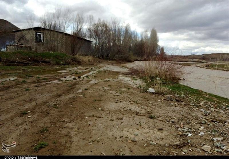 ضربه سنگین سودجویان بر پیکره محیط زیست/ برداشت غیر اصولی شن و ماسه از سطح رودخانه‌های استان زنجان