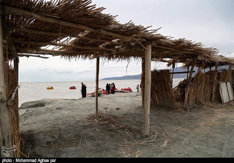 آغاز روند ایجاد امکانات تفریحی و گردشگری سواحل دریاچه ارومیه+تصاویر
