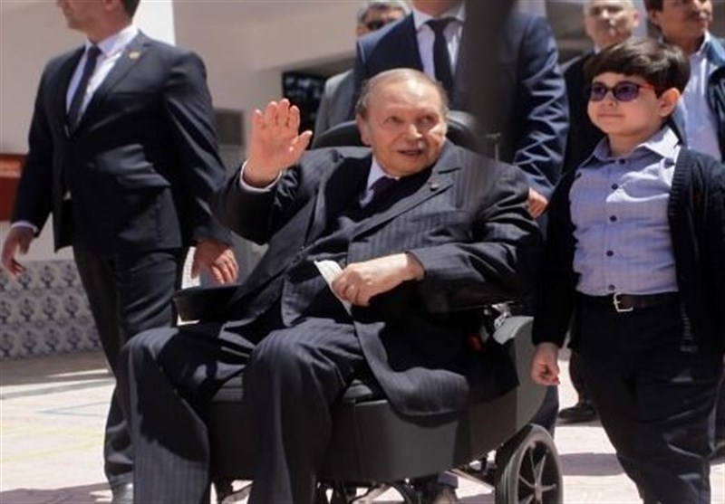 پشت‌پرده استعفای بوتفلیقه در الجزایر/ شکست سیاستمداران در برابر ژنرال‌ها