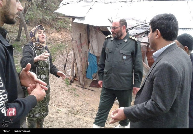 خدمات رسانی گروه جهادی سپاه حضرت عباس(ع) استان اردبیل در مناطق سیل زده به روایت تصویر