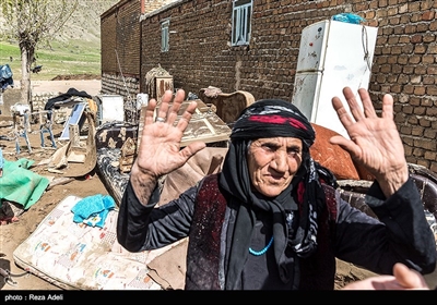 تخریب خانه ها بر اثر جاری شدن سیل در منطقه شاهیوند خرم آباد