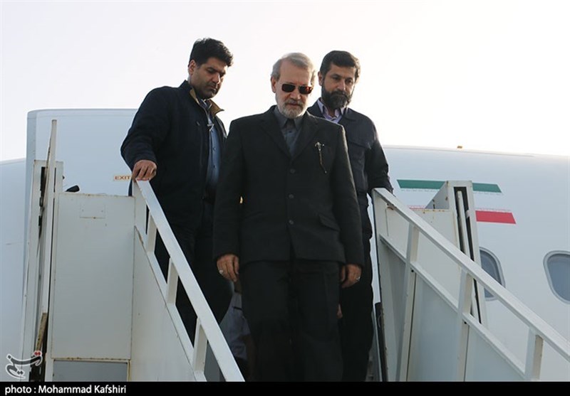 لاریجانی برای بازدید از مناطق سیل زده وارد فرودگاه چابهار شد