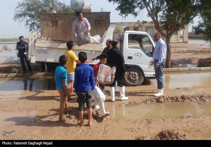 خوزستان| تداوم امدادرسانی به روستاهای سیل‌زده دزفول؛ شایعات رها شدن روستاهای سیل‌زده صحت ندارد+تصویر