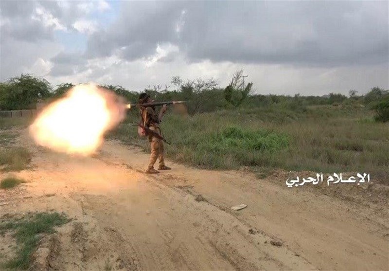 Yemeni Forces Destroy Saudi Military Vehicles during Offensive in South (+Video)