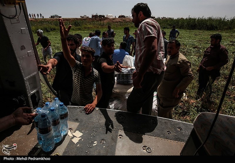 خوزستان| توزیع کمک‌های امدادی هلال احمر در روستاهای بامدژ به‌روایت تصاویر