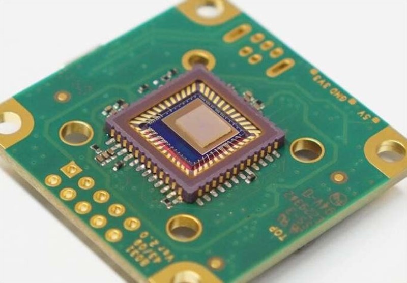 Smartphone-Sized Devices Can Be Equipped with Pin-Sized Spectrometer