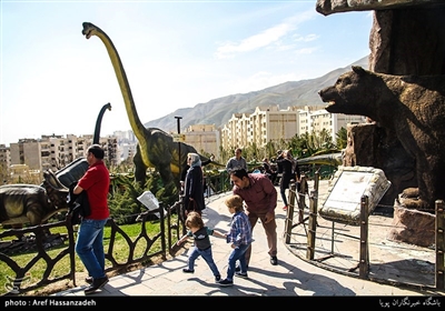 مساحت کل بوستان ژوراسیک تهران ۳۰ هزار متر مربع است که در آن مجسمه متحرک ۲۸ دایناسور قرار گرفته است.