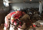 تصاویر/ امدادرسانی آتش‌نشانان تهرانی در مناطق سیل‌زده لرستان