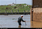 همدان| فرهنگیان تویسرکان به کمک سیل‌زدگان لرستان شتافتند