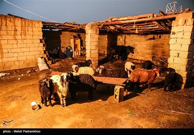 روستای عطیش اخرین روستا از بخش سویسه شهرستان کارون می باشد که در جوار رودخانه بحره قرار دارد این رودخانه یکی از شاخه های کارون است که تا تالاب شادگان امتداد دارد.