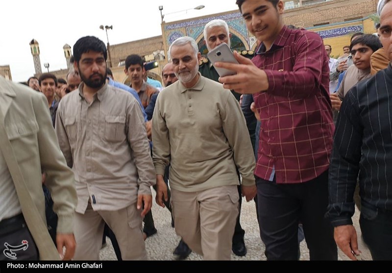 سرلشکر سلیمانی: تحت‌تأثیر همت مردم ‌برای مقابله با سیل ‌قرار گرفتم /‌ جوانان! خوزستان ‌مکانی برای دفاع از حرم است