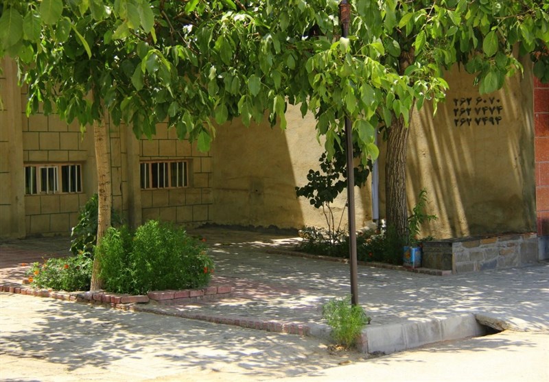 همدان| روستای 500 ساله سنگستان؛ در محاصره باغ‌های رنگارنگ