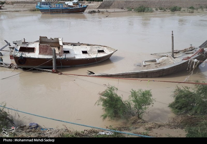 سازمان آب و برق خوزستان رودخانه زهره هندیجان را لایروبی کند+تصاویر‌