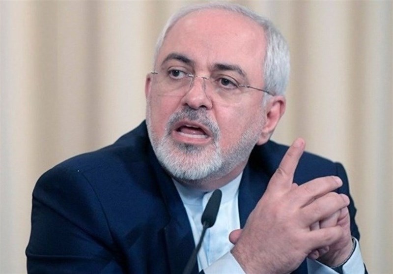 ظریف: حتی یک ایرانی را پیدا نمی‌کنید گزینه تسلیم در مقابل آمریکا را انتخاب کند