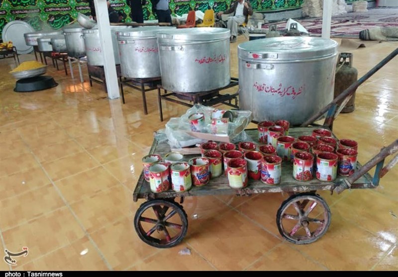 جوانان اربعینی ورامین به یاری خوزستانی‌های آسیب‌دیده از سیل شتافتند + فیلم